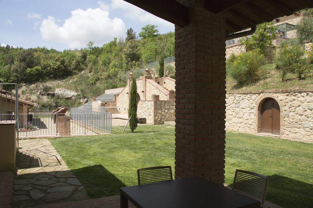 Fonte Alla Lepre Riparbella Esterno foto